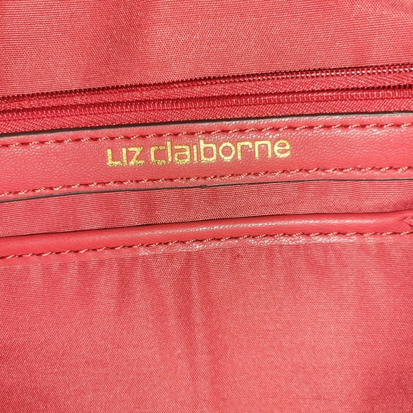 Perfect for the HOLIDAYS!! Liz Claiborne Red Ruffle Purse - SO FUN - Picture 3 of 7